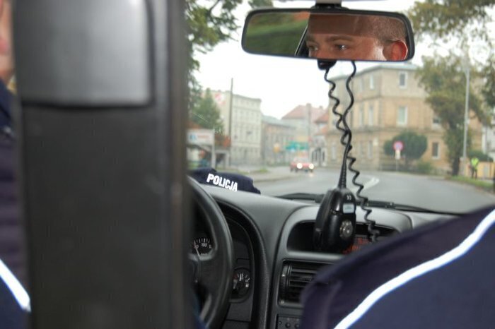 Porzucił motorower i uciekał na piechotę