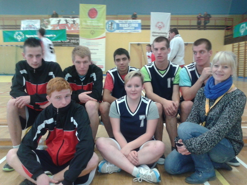 Bezkonkurencyjna reprezentacja koszykówki z SOSW