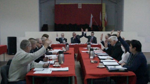 Niższe wynagrodzenie nie podważa kompetencji pani burmistrz
