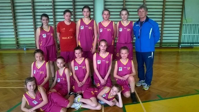 Turniej minikoszykówki dziewcząt we Wschowie