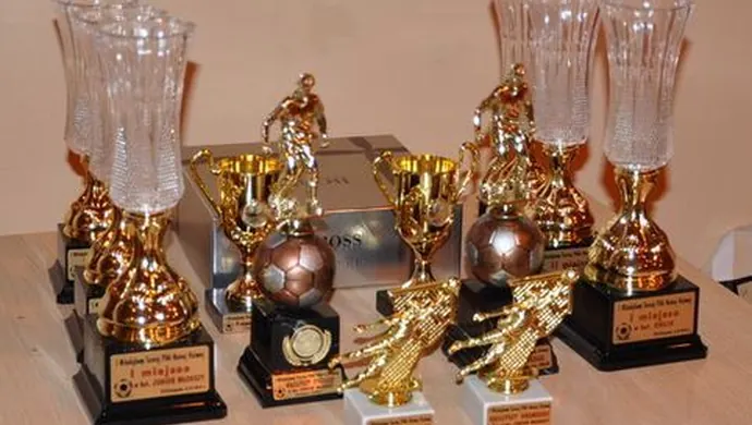 Dąb i Korona zwycięzcami Mikołajkowego Powiatowego Turnieju Piłki Nożnej