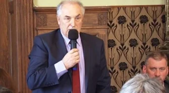 Za wcześnie na kampanię wyborczą