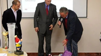 Piłki zamiast kwiatów