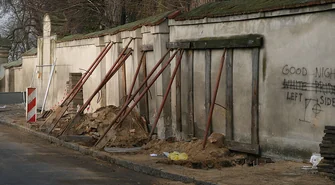 Renowacja muru przy lapidarium otrzymała dofinansowanie