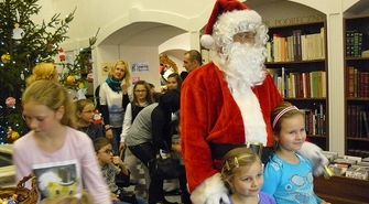 Świąteczna atmosfera w bibliotece 
