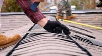 Plac zabaw w Lipinkach, remont dachu świetlicy w Łupicach