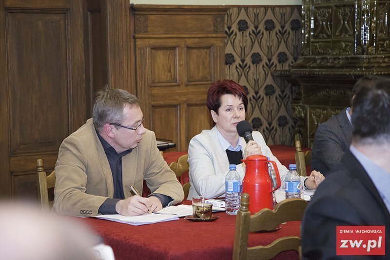 Felieton Kładą głowę pod topór