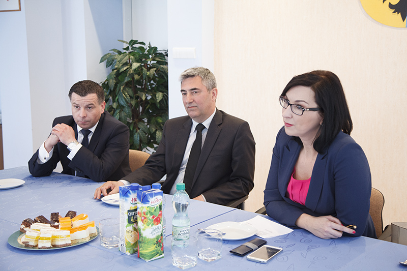 Drogi powiatowe w lepszym stanie niż wojewódzkie