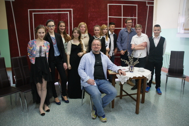 Koło teatralne z Gimnazjum nr 2 zaprasza na sztukę teatralną