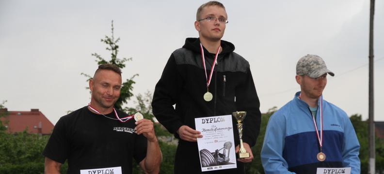 Mistrz świata przeprowadził zawody amatorskie w wyciskaniu