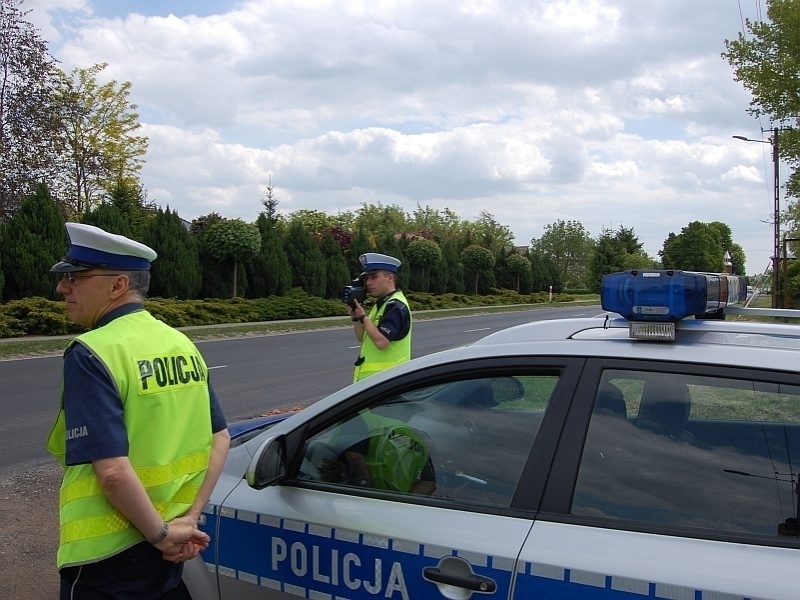 Chłopiec wjechał rowerem pod samochód