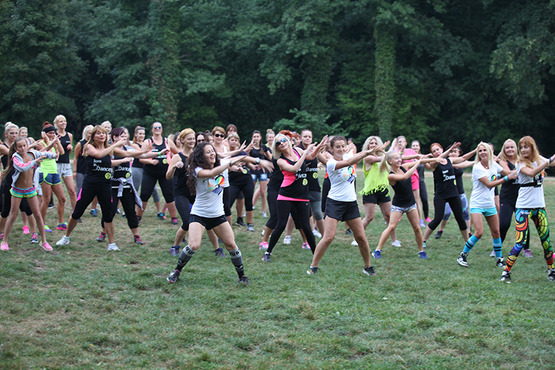 Flashmob na sławskiej plaży