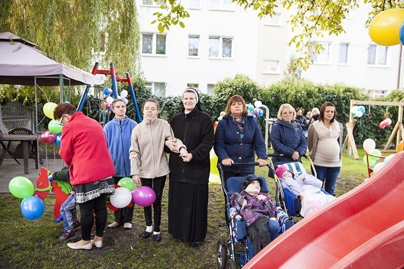 Otwarcie placu zabaw dla mieszkańców DPS