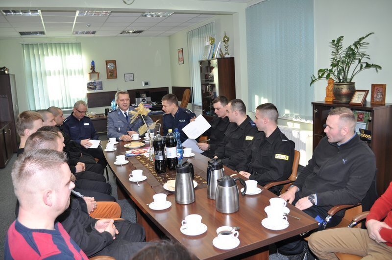 Spotkanie młodych policjantów z Komendantem