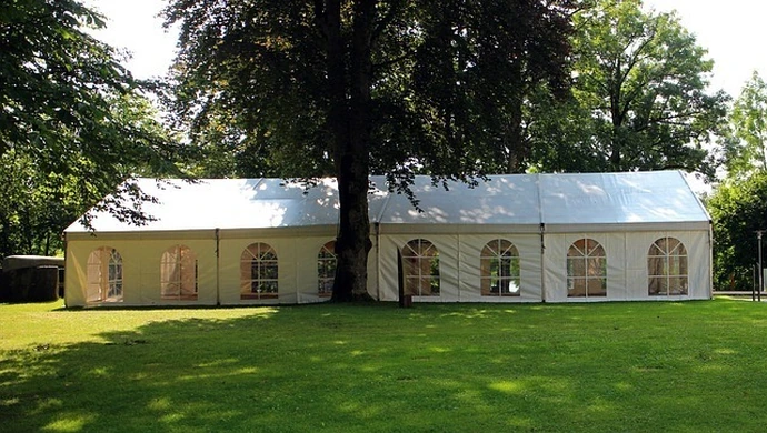 Namioty wystawowe – skuteczna forma reklamy