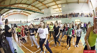 Energetyczna Zumba na sławskiej plaży