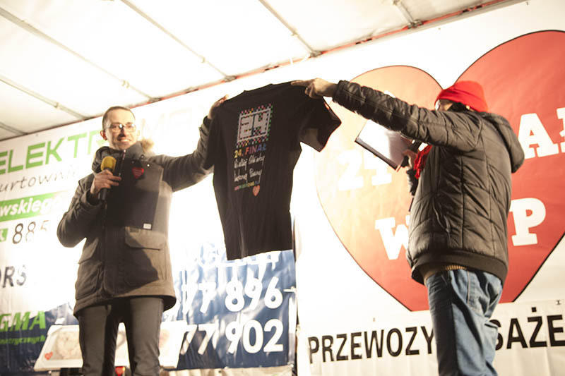 Sława 32 wolontariuszy kwestowało na terenie gminy