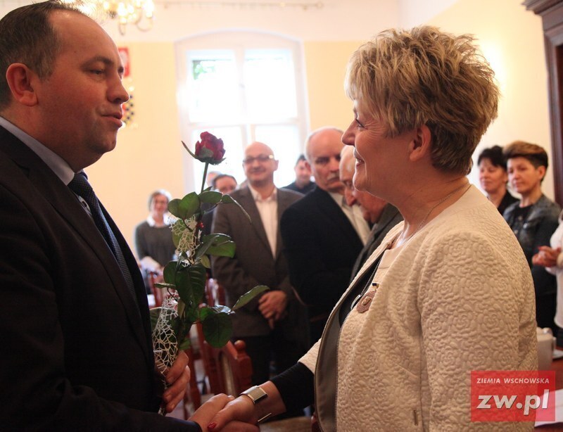 Dyrektor Zespołu Szkół odznaczona za zasługi dla gminy