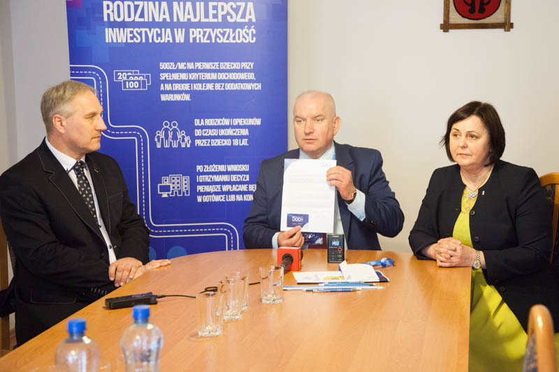Wojewoda lubuski zachęcał do korzystania z programu 500