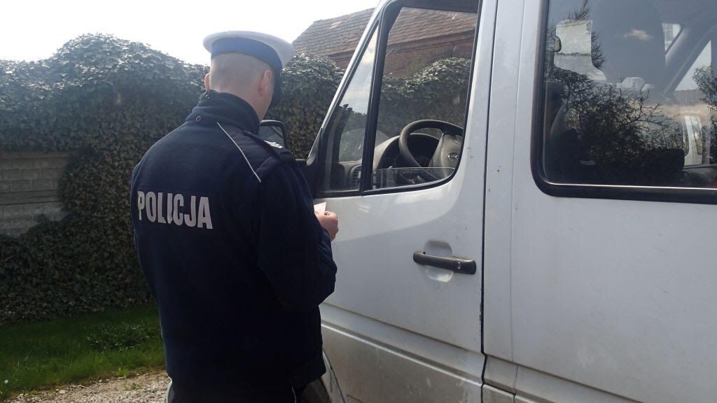 Pirat drogowy wiózł 13 osób stracił prawo jazdy