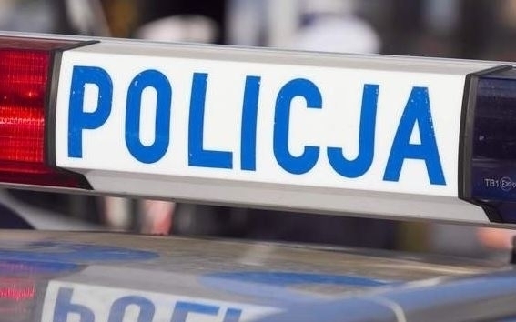 Złość wyładowali na donicach z kwiatami