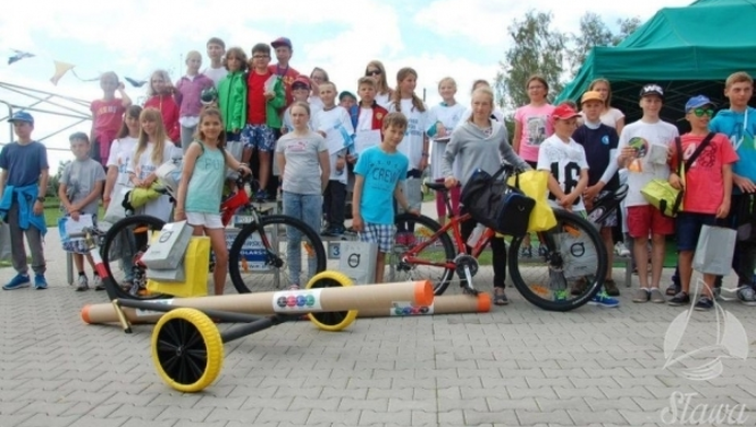 Żeglarskie zmagania na Jeziorze Sławskim