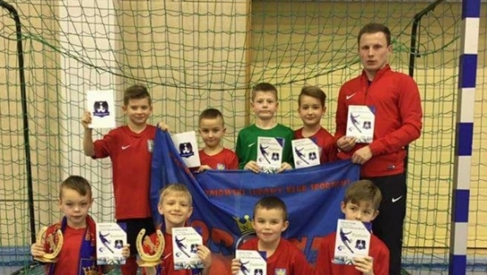 Młodzi piłkarze Korony wygrywają turniej o ,,Złotą Podkowę"