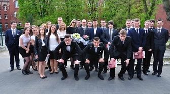 Pożegnanie klas maturalnych w Staszicu