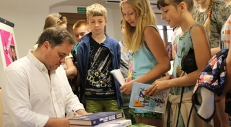 Grzegorz Kasdepke we wschowskiej bibliotece