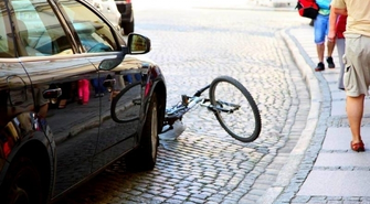 Kolejny potrącony rowerzysta