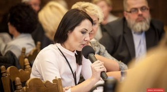 Radni wnioskują o naprawy dróg, wyznaczenie pasów dla pieszych. Dopytują o ścieżkę rowerową do Osowej Sieni