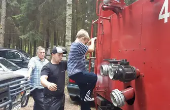 Piknik leśnych ludzi