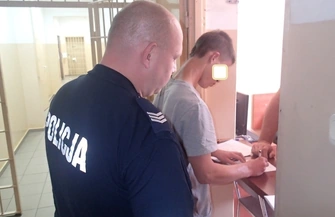 20-latkowie dotkliwie pobili mężczyznę. Zwłoki 37-latka znaleziono we wtorek w rowie