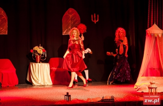 Rodzice wystawili Księżniczkę na ziarnku grochu