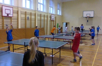 Lgiń zwyciężył w powiatowych zawodach w tenisa stołowego