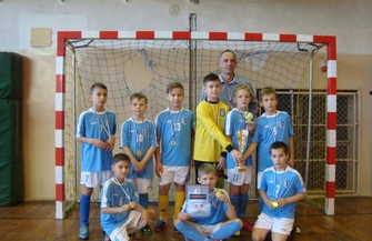 Drużyny Korony wygrywają III Mikołajkowy Turniej Piłki Halowej