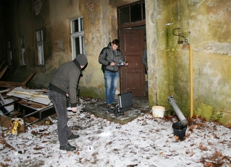 Gościł trzech mężczyzn został przez nich okradziony