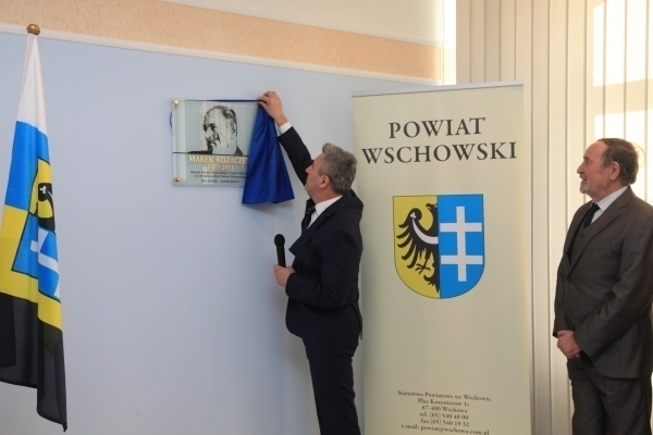 Odsłonięto tablicę upamiętniającą pierwszego starostę Marka Kozaczka
