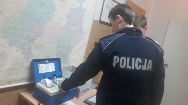Ukradł samochód i wylądował w rowie