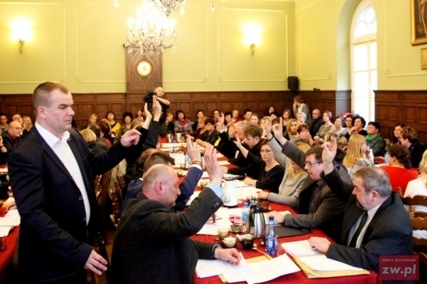 Radni pójdą po rozum do głowy