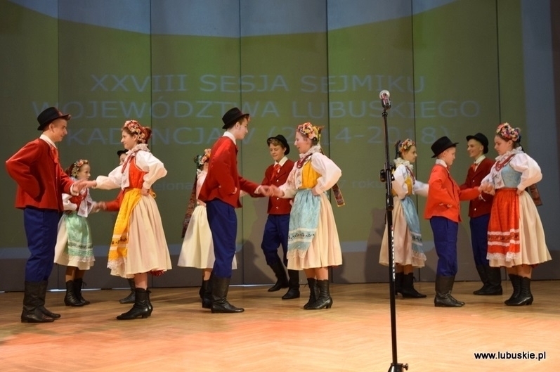 Zespół z Krzepielowa z Odznaką za Zasługi