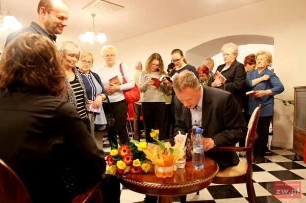 Piotr Bojarski Marzy mi się książka osadzona we Wschowie - pełna relacja