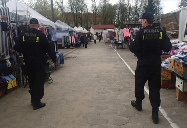 Policja apeluje o rozwagę w trakcie zakupów i wyjazdów świątecznych