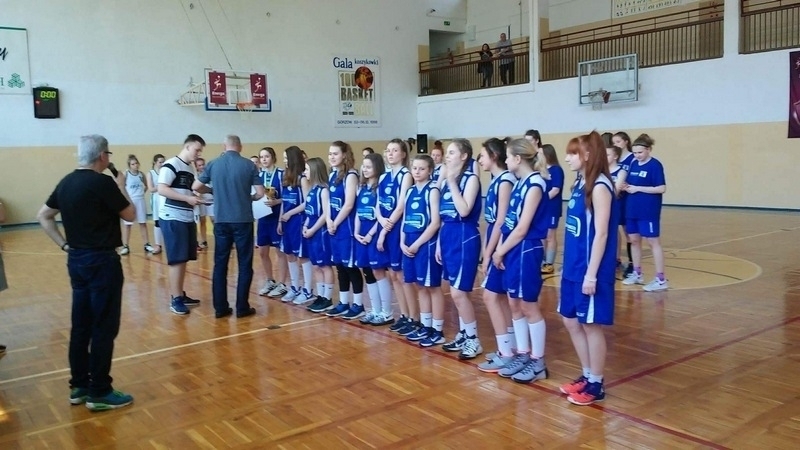Brązowy medal Mistrzostw Województwa koszykarek z Gimnazjum Nr 2 we Wschowie