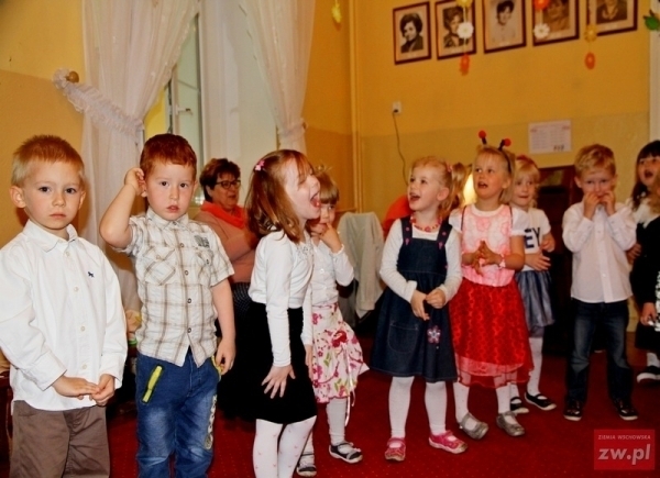 Dzieci krzyczą Mamo sto lat