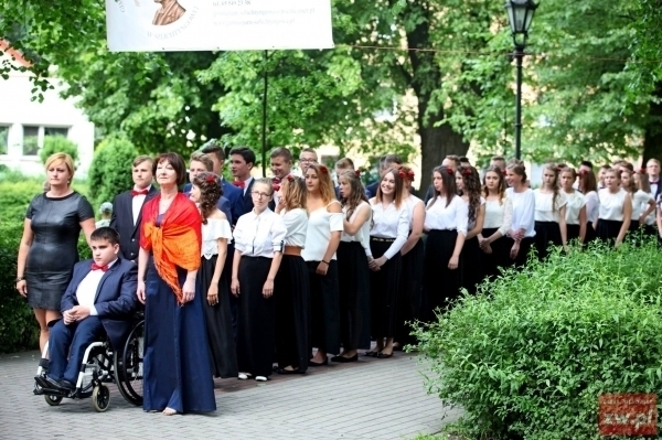 Szlichtyngowa Zatańczyli poloneza w Parku Miejskim
