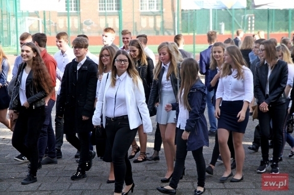 Staszic i Zan wspólnie rozpoczynają rok szkolny. Nie wszyscy uczniowie zmieszczą się w Staszicu