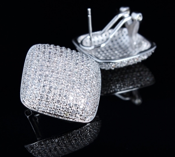 Elegancja i szyk na co dzień czyli o biżuterii Swarovski