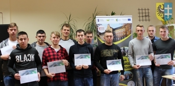 Uczniowie Technikum Mechanicznego zakończyli kurs CADCAM 2D i 3D