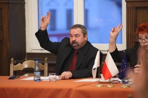 Władysław Brzechwa za Danutę Stefaniak. Zmiany w prezydium Rady Miejskiej